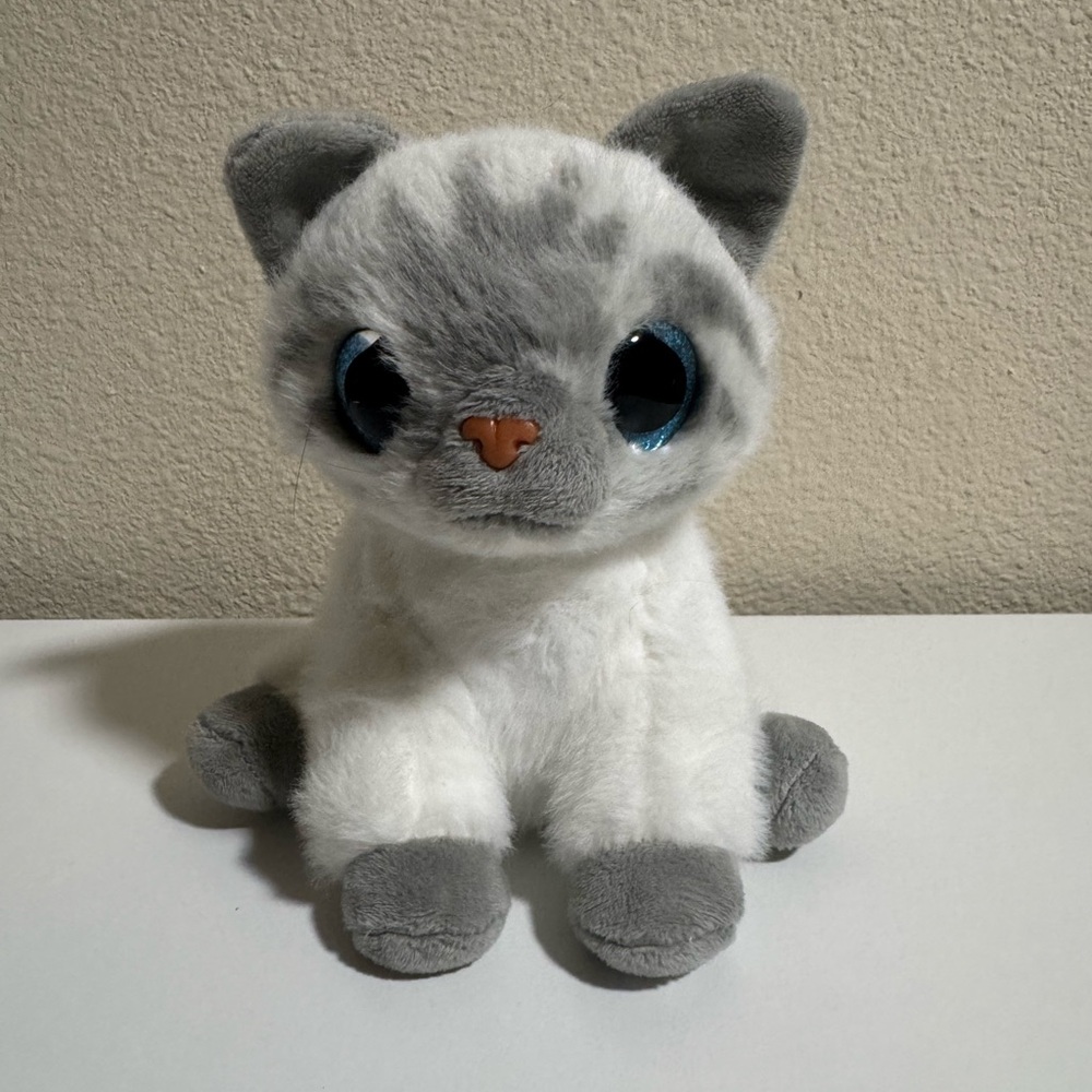 6” Gray and White Plush Meowing Cat